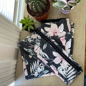 Well worn floral skinny leg PINK leggings Size M🌸